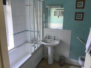Maritime Apartment- (Ground Floor) | Bathroom | Towels, soap, toilet paper - Haddington House (Plymouth)
