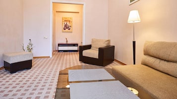 Apartment | Living area | Flat-screen TV