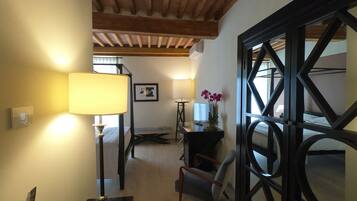 1 habitación, camas con efecto memoria y minibar