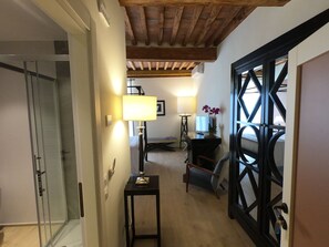 Matelas mémoire de forme, minibar, coffres-forts dans les chambres