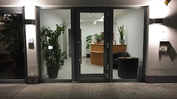 Sisäänkäynti