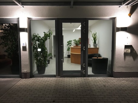 Entrada interior. Main Kinzig Hotel am Limes