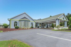 Exterior - Quality Inn (London)