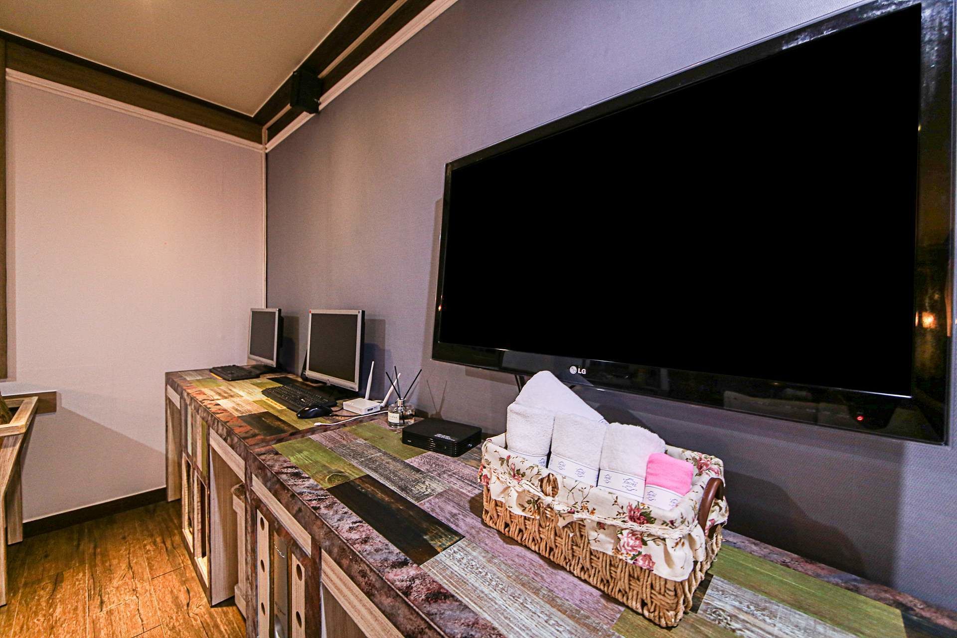 standard double room | television