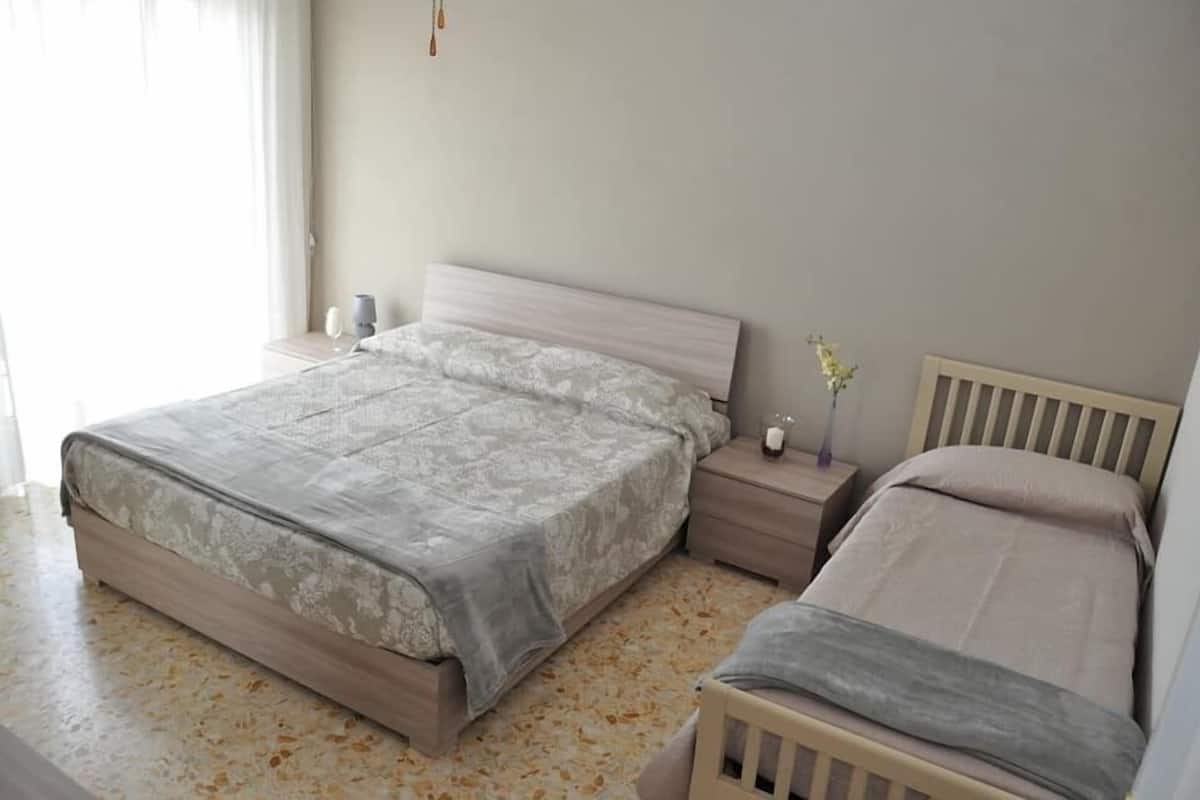 Family Condo, Terrace (Sole)