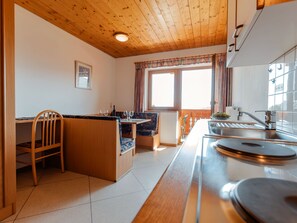 Fridge, microwave, oven, dishwasher - Voithofer by Interhome (Königsleiten)