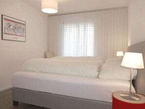 1 bedroom, desk, free Internet - Allod Park Haus C 404 by Interhome (Davos)