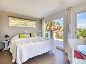 3 chambres, fer et planche à repasser, Wi-Fi