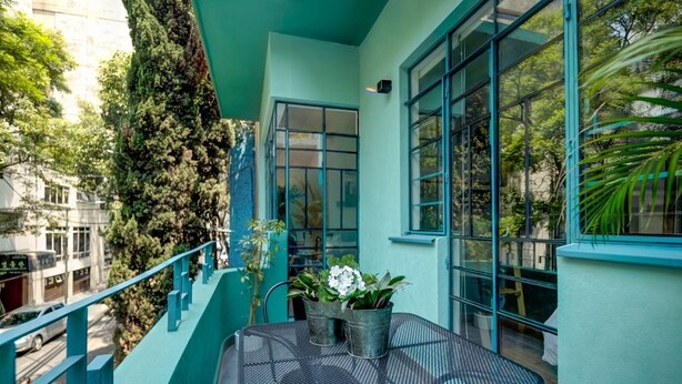 Exterior detail - Old School Next to St. Regis (Mexico City)