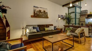 Design Apartment | Living area | 40-inch Smart TV with cable channels, TV - Old School Next to St. Regis (Mexico City)