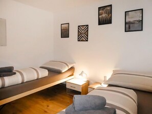 2 bedrooms, Internet
