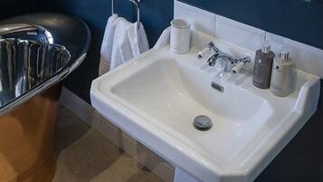 Marfield Room | Bathroom sink