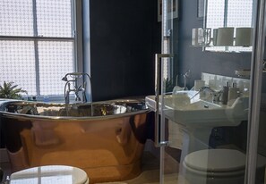 Marfield Room | Bathroom