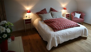 Comfort kamer (Altenberg) | Individueel gedecoreerd, individueel gemeubileerd