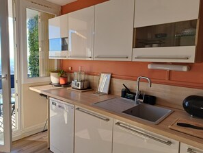 Fridge, microwave, oven, stovetop - FULL HOUSING 3 - 4 persons (Nîmes)