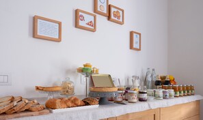 Free daily buffet breakfast - Relais Il Furioso (Monte Castello di Vibio)