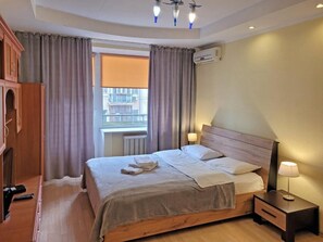 1 bedroom, desk, iron/ironing board, free WiFi - Home-Hotel Malaya Zhitomirskaya 10-1 (Kyiv)