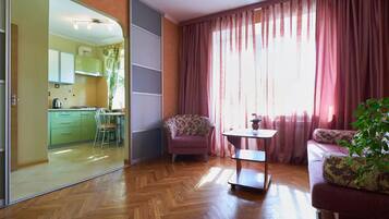 Apartment | Living area | Flat-screen TV