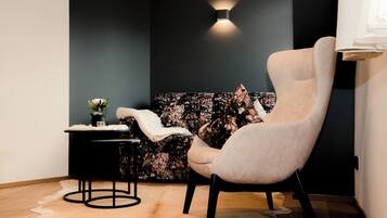 Suite junior | Minibar, escritorio y ropa de cama