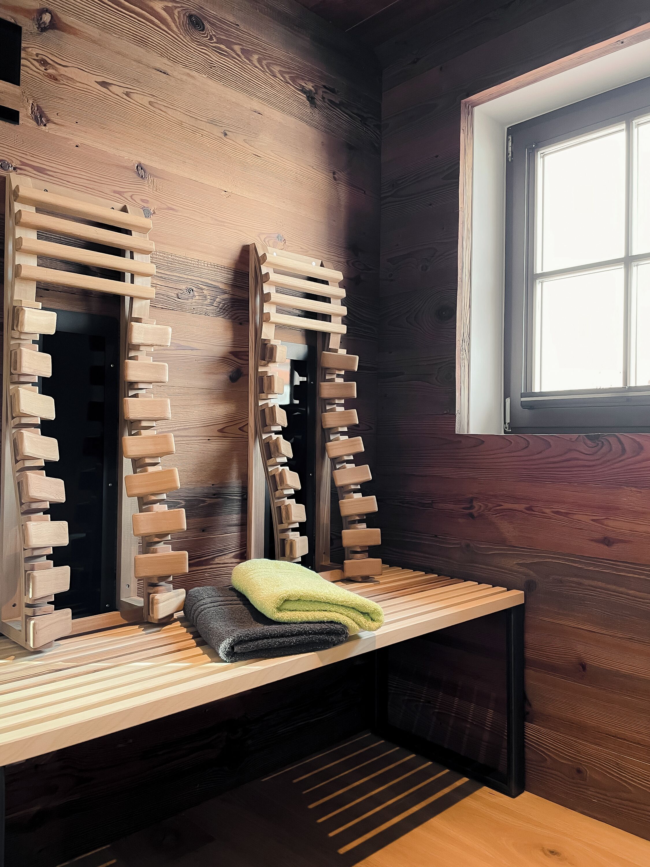 Panoraamasviitti, kaupunkinäköala | Minibaari, työpöytä, vuodevaatteet