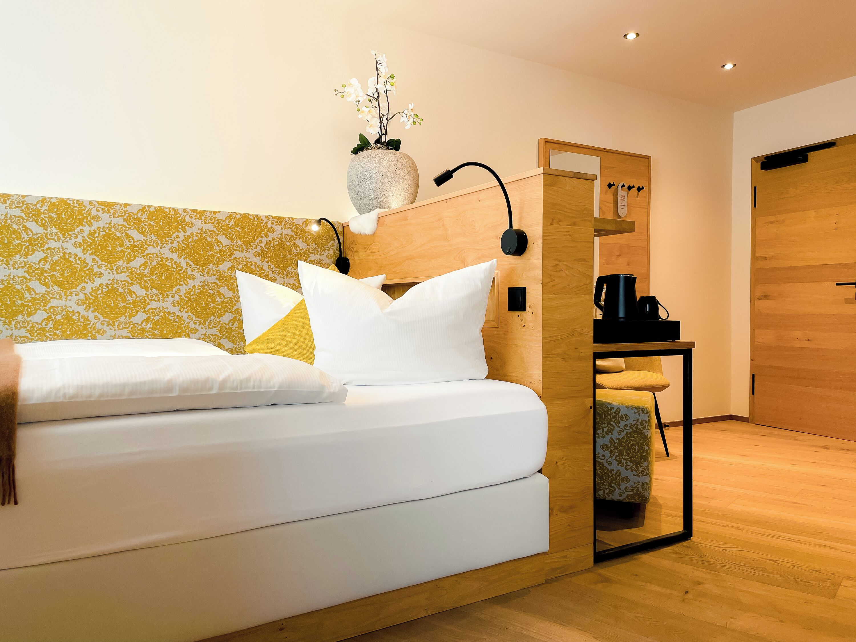 Habitación superior, 1 cama de matrimonio | Minibar, escritorio, ropa de cama