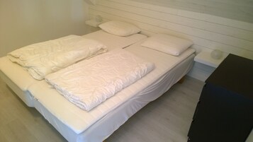 Apartamento (Cleaning & Linens Excluded) | Decoración individual, mobiliario individual, escritorio