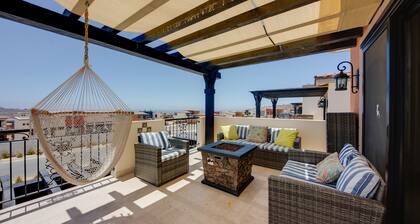 ‘Casa Verde’ in Cabo San Lucas - 3 Mi to Marina!