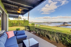 Terrace/patio - Lakefront Home w/ Game Room, Kayaks, & Fire Pit (Lake Placid)