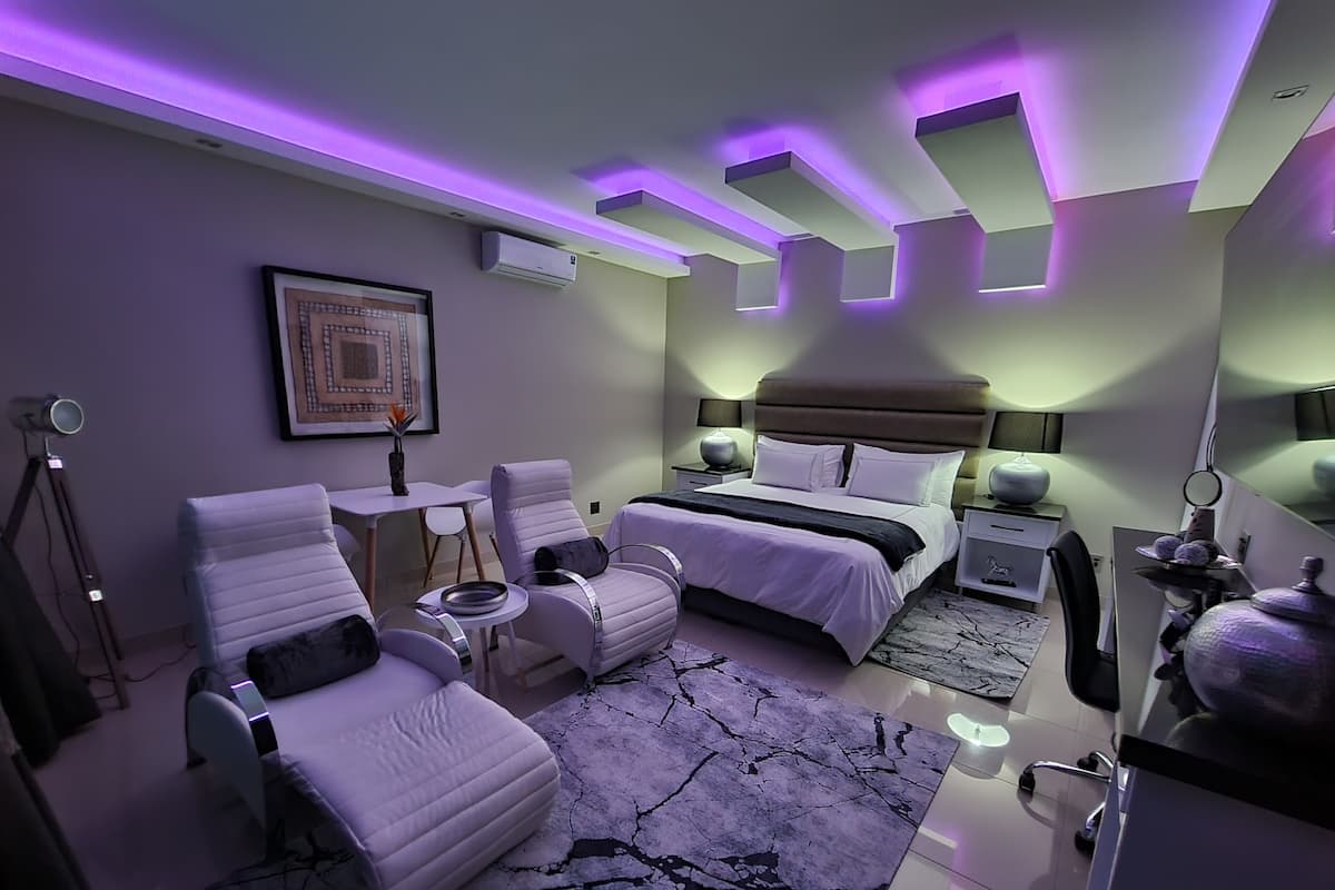 Presidential Studio Suite | Egyptian cotton sheets, premium bedding, down duvets, memory-foam beds