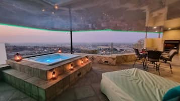 Honeymoon Room | Terrace/patio