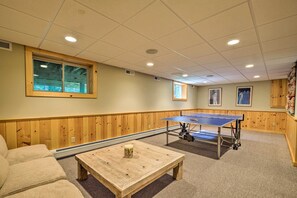 Games room - West Dover Home w/ Deck, Grill & EV Outlet (West Dover)