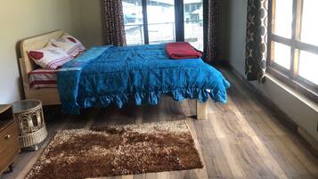 Family Duplex | 3 bedrooms, individually decorated, individually furnished, desk
