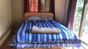 Family Duplex | 3 bedrooms, individually decorated, individually furnished, desk