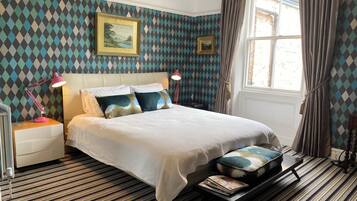 Deluxe Double Room | Desk, blackout curtains, iron/ironing board, rollaway beds