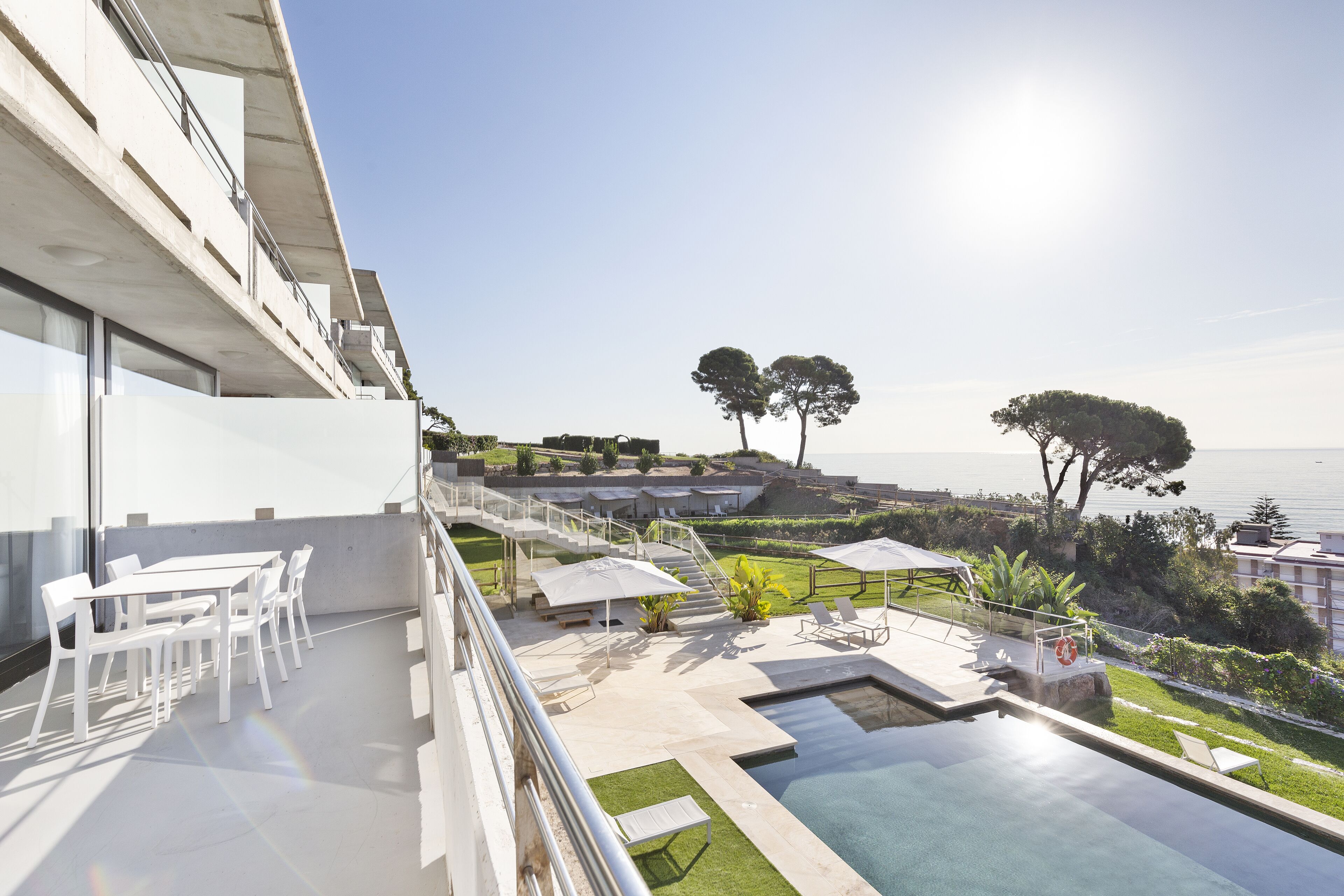 エリート アパートメント 2 ベッドルーム シービュー ビーチサイド | テラス / パティオ