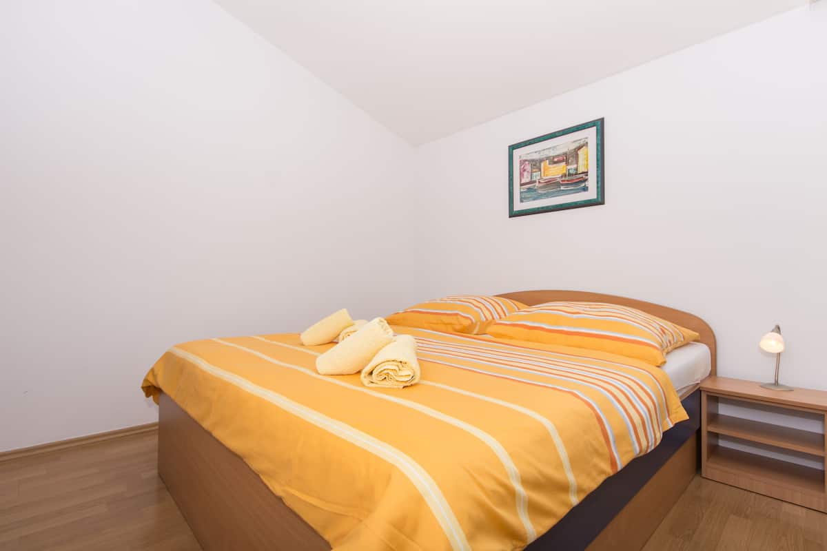 Apartment, Balcony (A8) | 1 bedroom, WiFi (free), bed sheets