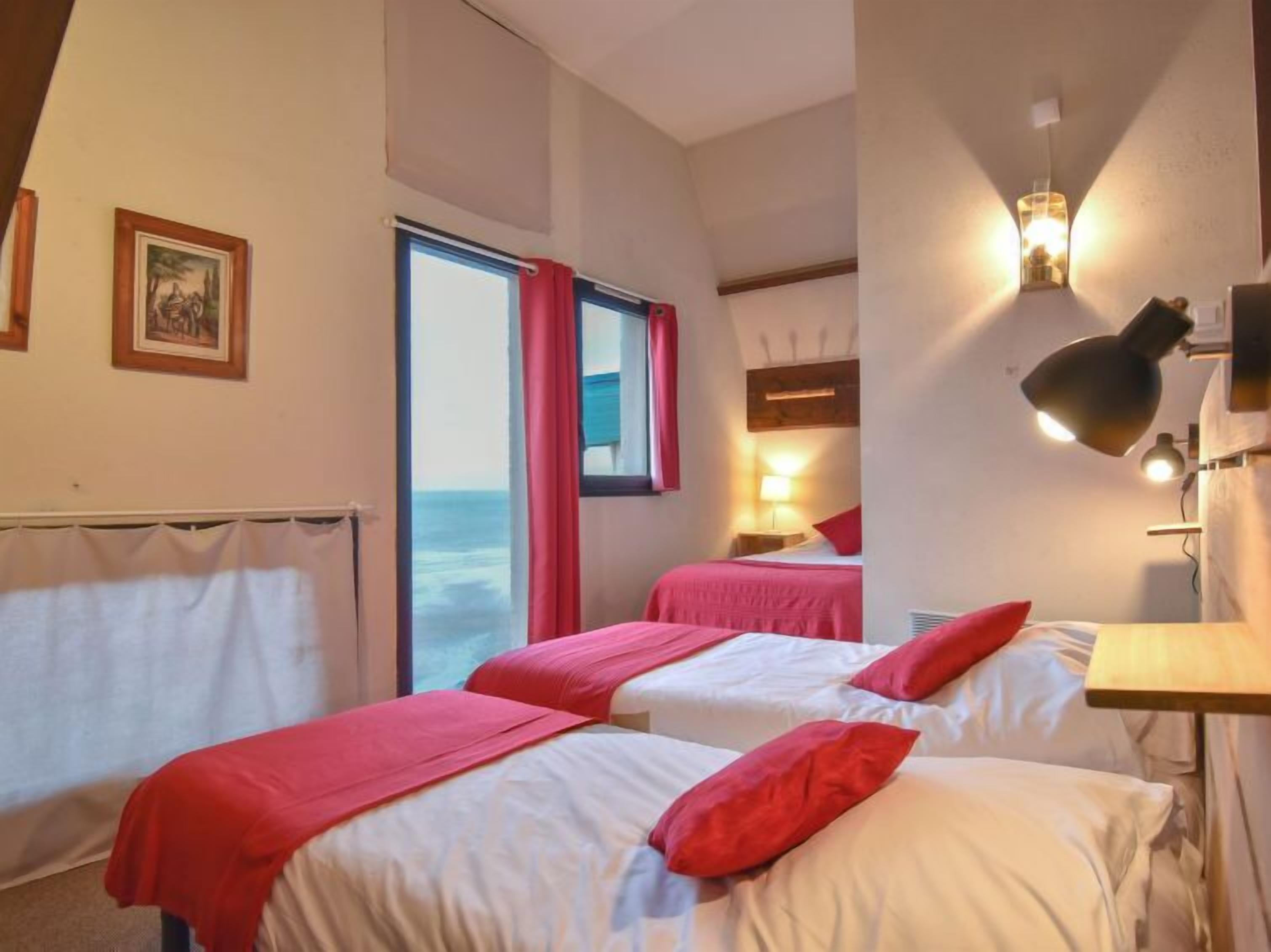 1 chambre, fer et planche à repasser, Internet gratuit