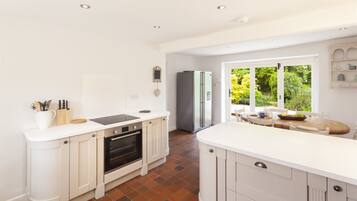 Microwave, oven, dishwasher