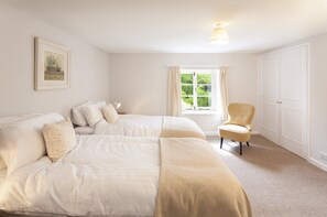 4 camere, ferro/asse da stiro, accesso a Internet, lenzuola