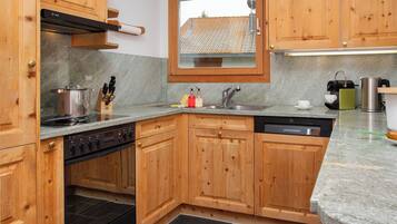 Réfrigérateur, four, lave-vaisselle, grille-pain