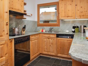 Kühlschrank, Ofen, Geschirrspüler, Toaster