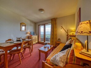 Télévision à écran plat, lecteur de DVD