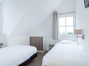 4 Schlafzimmer, Schreibtisch, Internetzugang