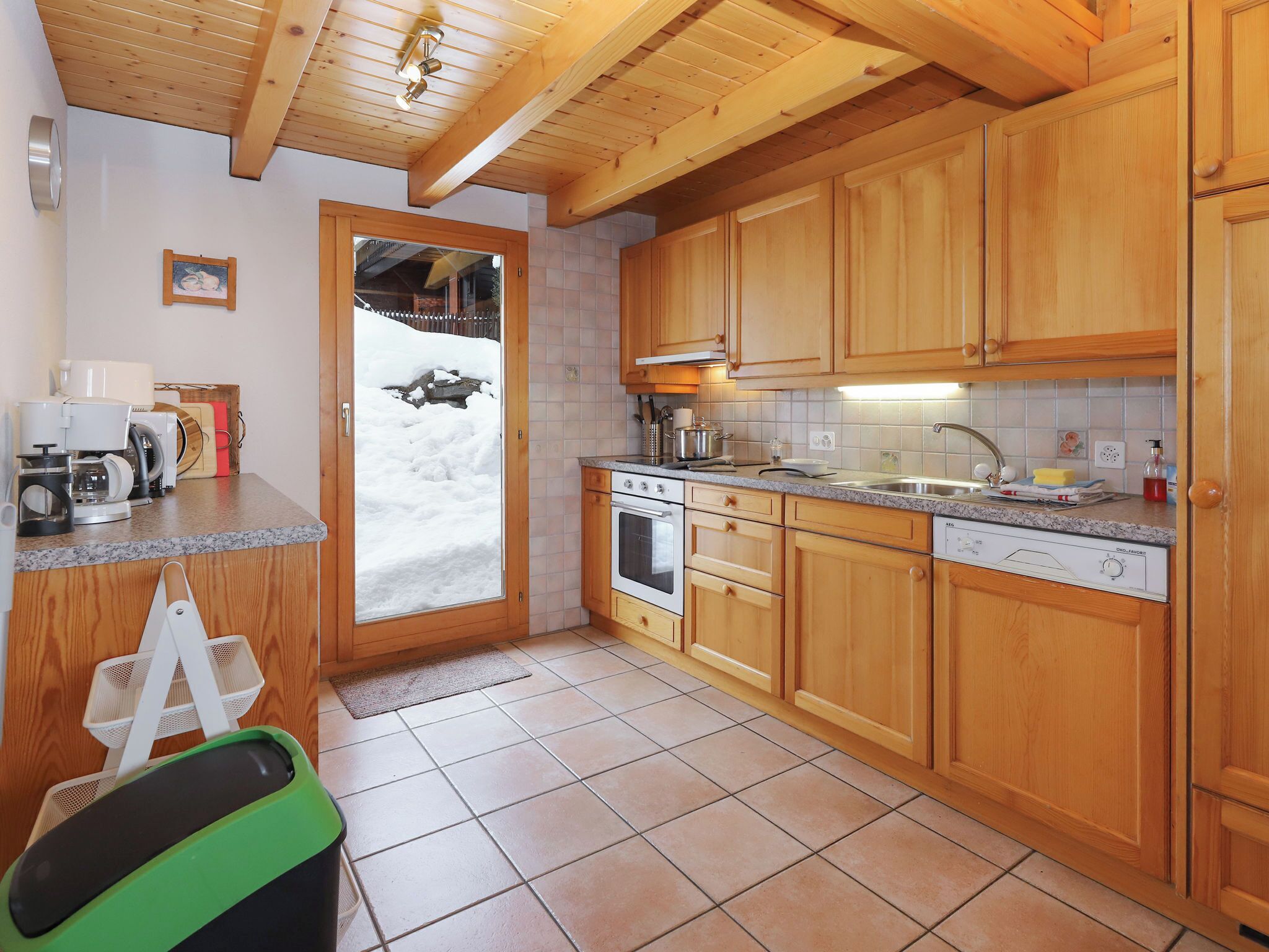 Kühlschrank, Mikrowelle, Ofen, Geschirrspüler