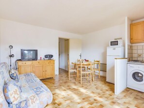 TV - Le Centaure by Interhome (Cap d'Agde)