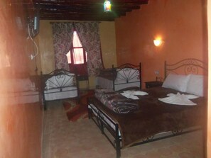 Triple Room | Blackout drapes, free WiFi, bed sheets - Riad Taliouine Safran (Taliouine)
