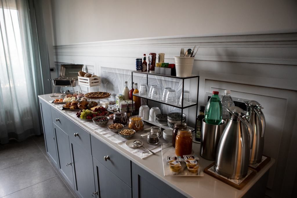 Päivittäinen tilauksen mukaan valmistettu aamiainen (15 EUR per henkilö)