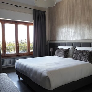 Superior Double or Twin Room | Minibar, in-room safe, desk, blackout drapes - G&G Firenze Suites (Florence)