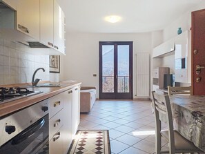 Réfrigérateur, four, lave-vaisselle