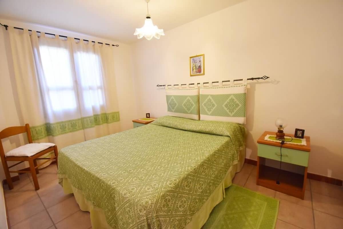 Tweepersoonskamer (Verde) | Een bureau, gratis wifi, beddengoed, rolstoeltoegankelijk